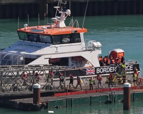 UK Ministers Affirm Migrant Returns Agreement with France Goes Ahead Despite Court Challenge