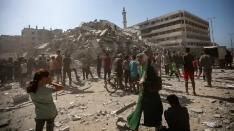 Heightened Military Bombardment Persists in Gaza City