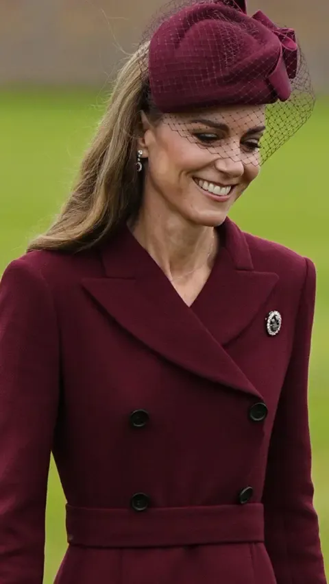 Melania’s Hat, Catherine’s Plumed Pin and Additional Standout Outfits Thus Far